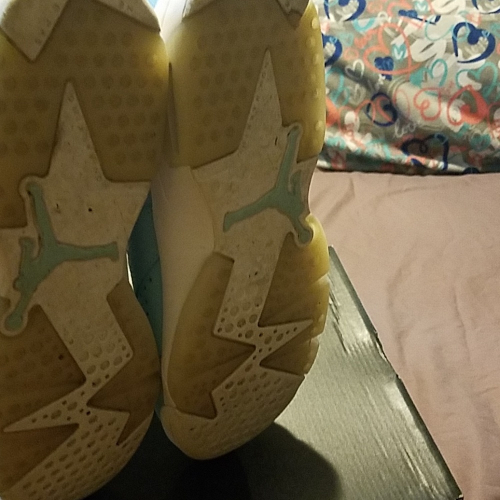 Shoes - Picture 4 of 7